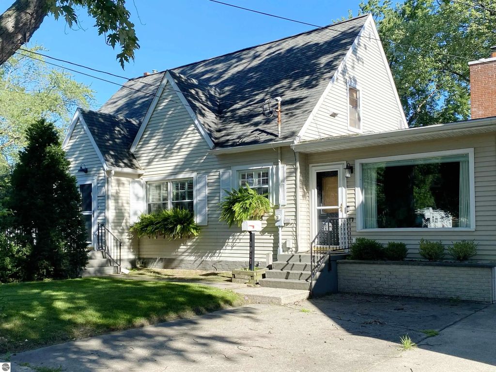 1011 E High, Mt Pleasant