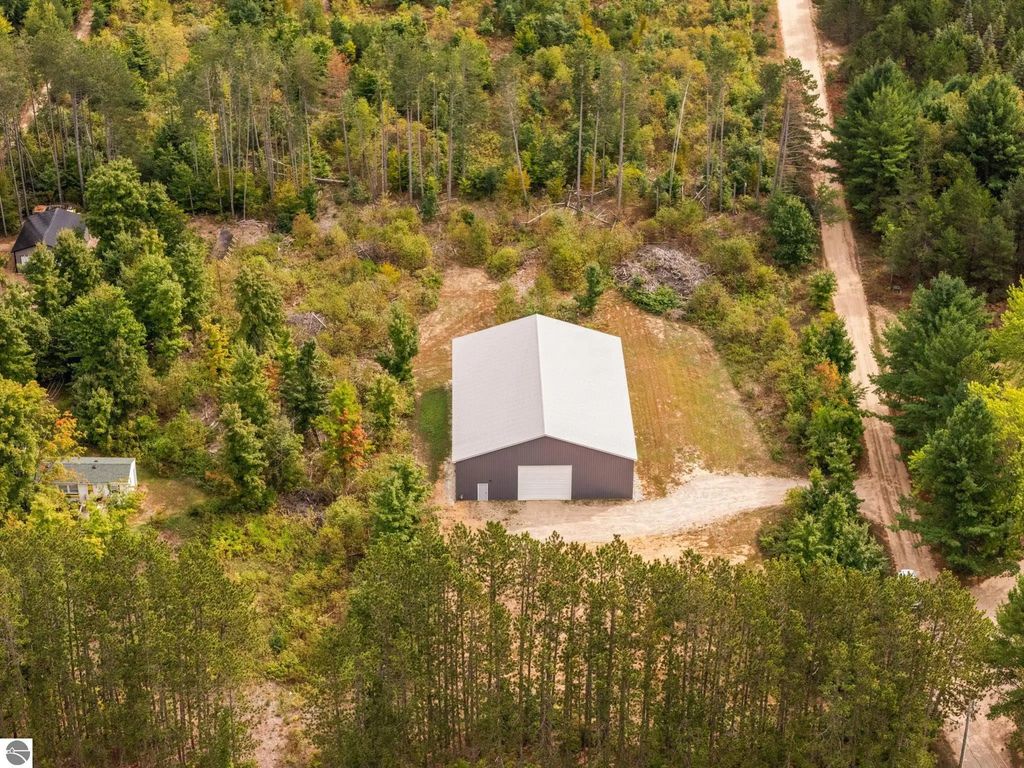 2263 Langs Lane, Interlochen