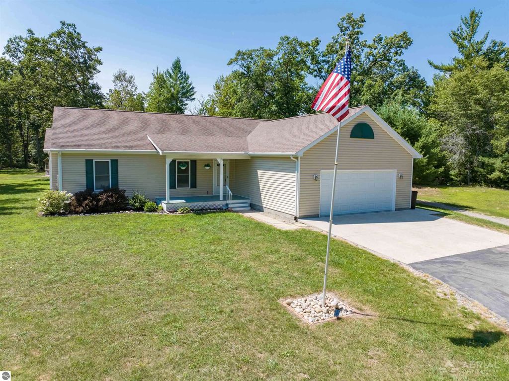 4809 E County Line Road, South Branch
