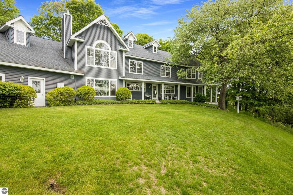8401 S Sullivan Road, Cedar