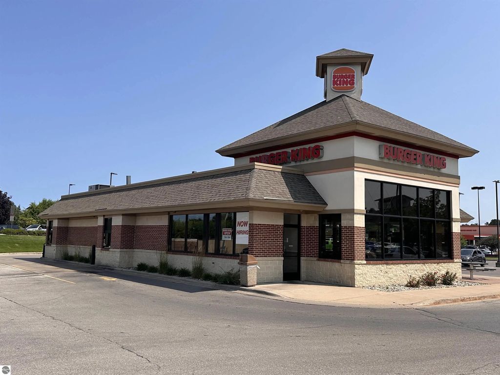 2500 Crossing Circle, Traverse City