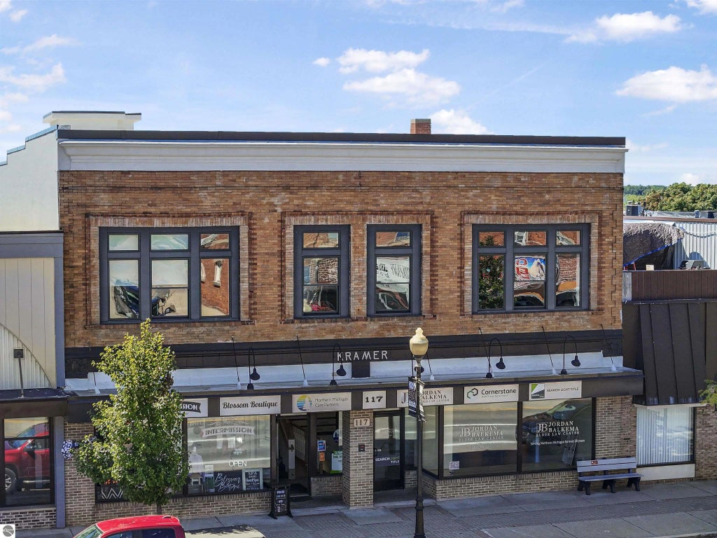 117 N Mitchell Street, Cadillac