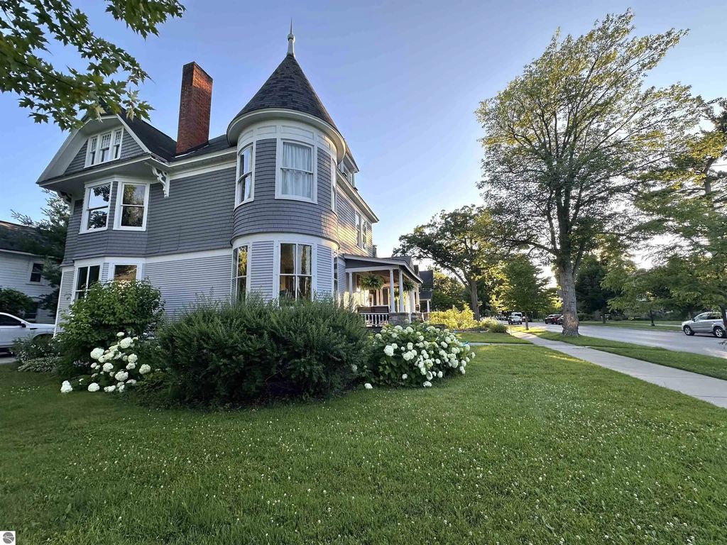 544 E State Street, Traverse City