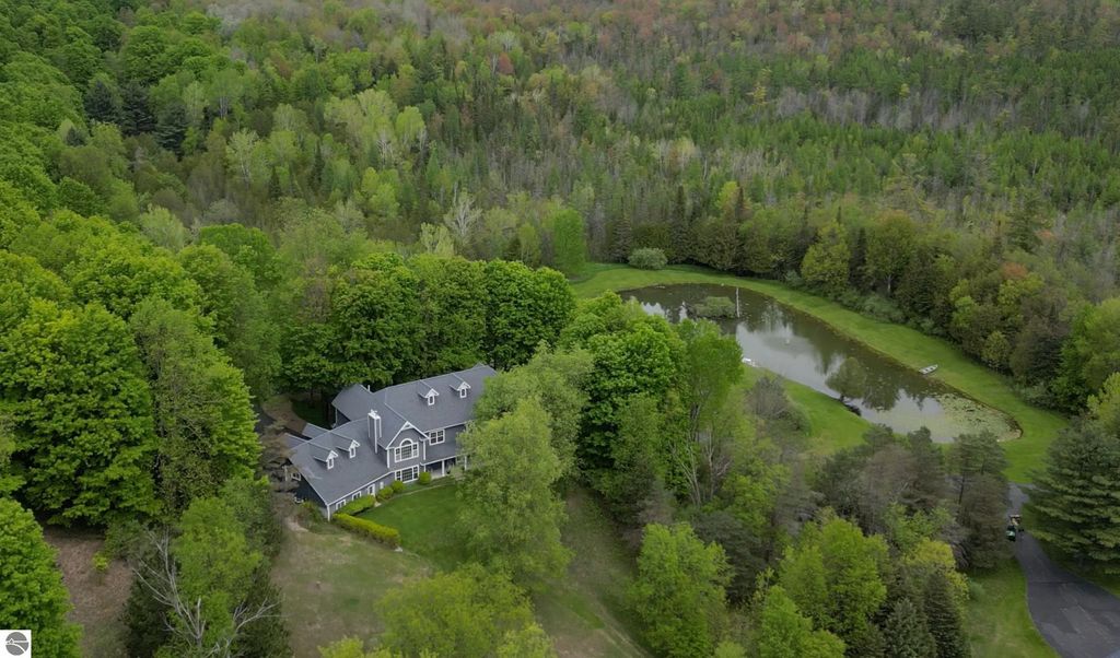 8401 S Sullivan Road, Cedar
