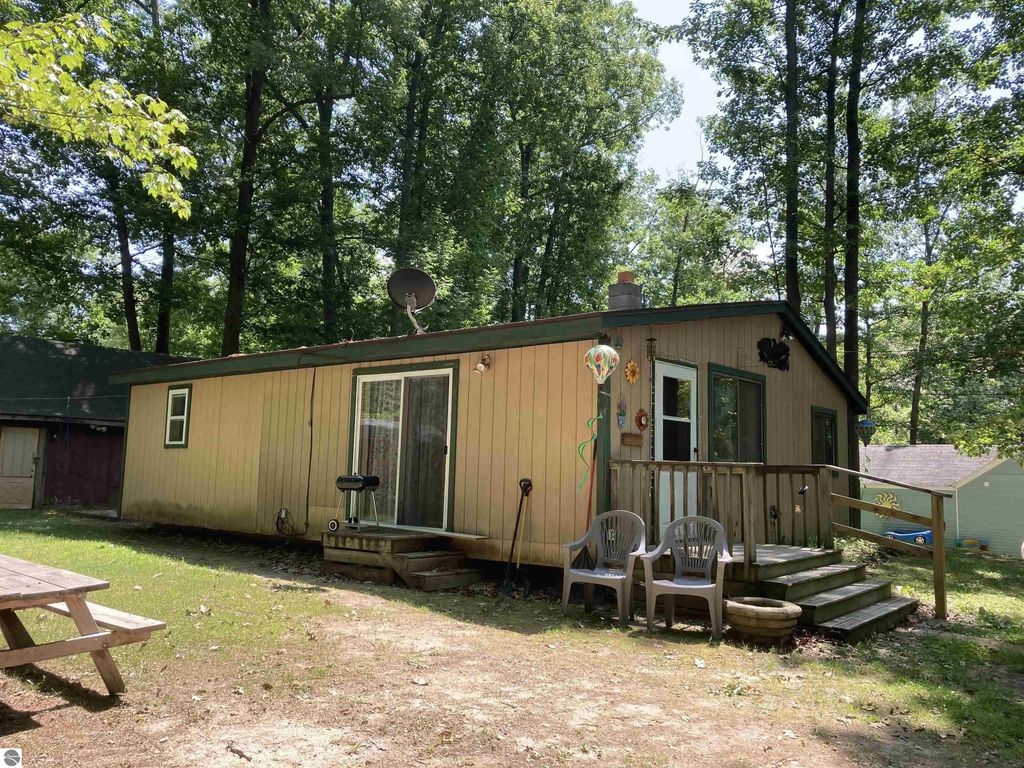 2360 Arbor, Lupton