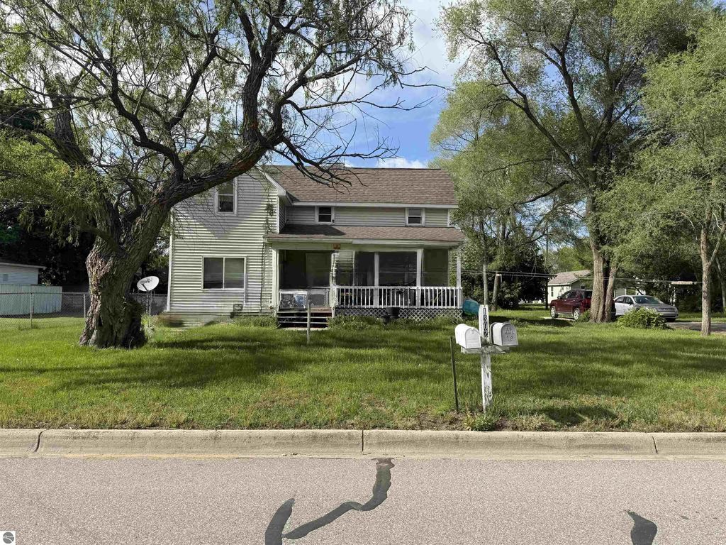 1302 W Lyons Street, Mt Pleasant