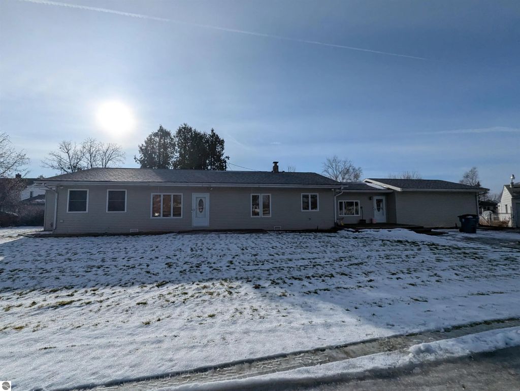 534 S Main Street, Au Gres