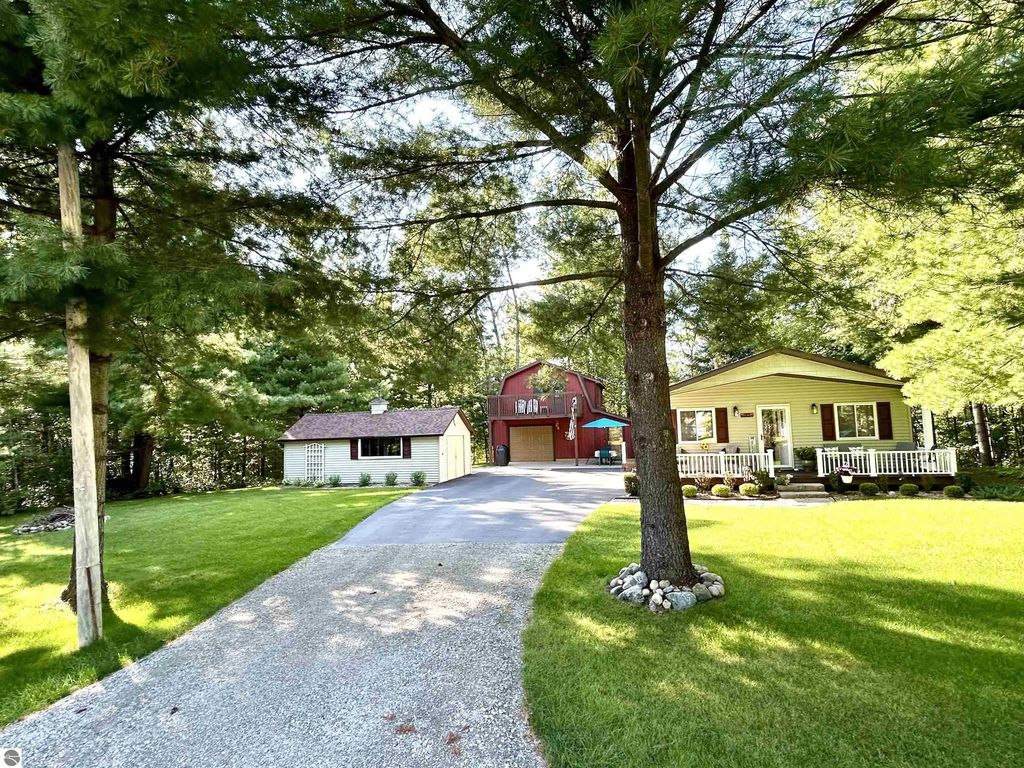 2940 Arrowhead, West Branch