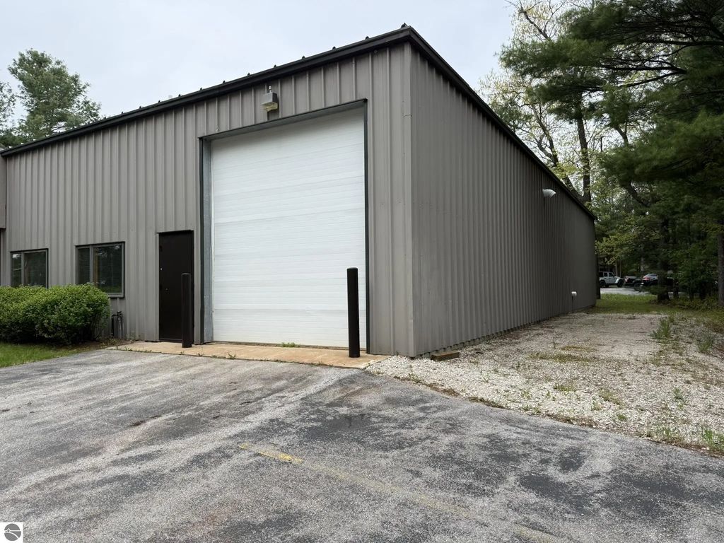 1023 Business Park Drive Warehouse / Manufacturing, Traverse City