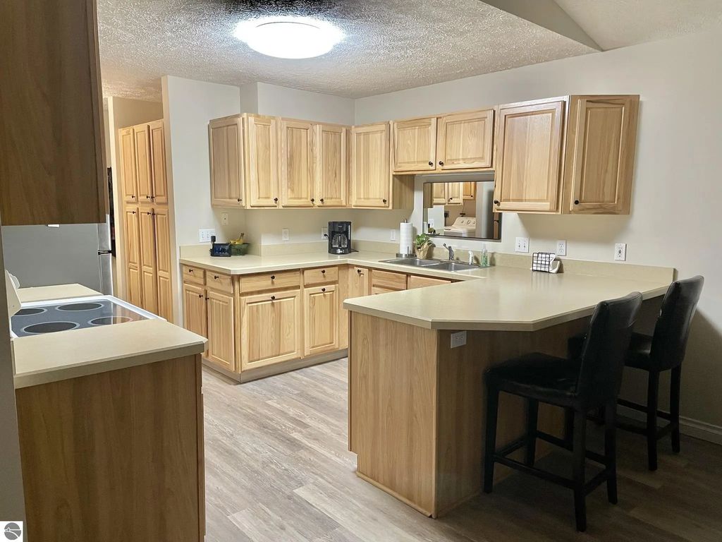2964 Emerald Bluffs, Traverse City