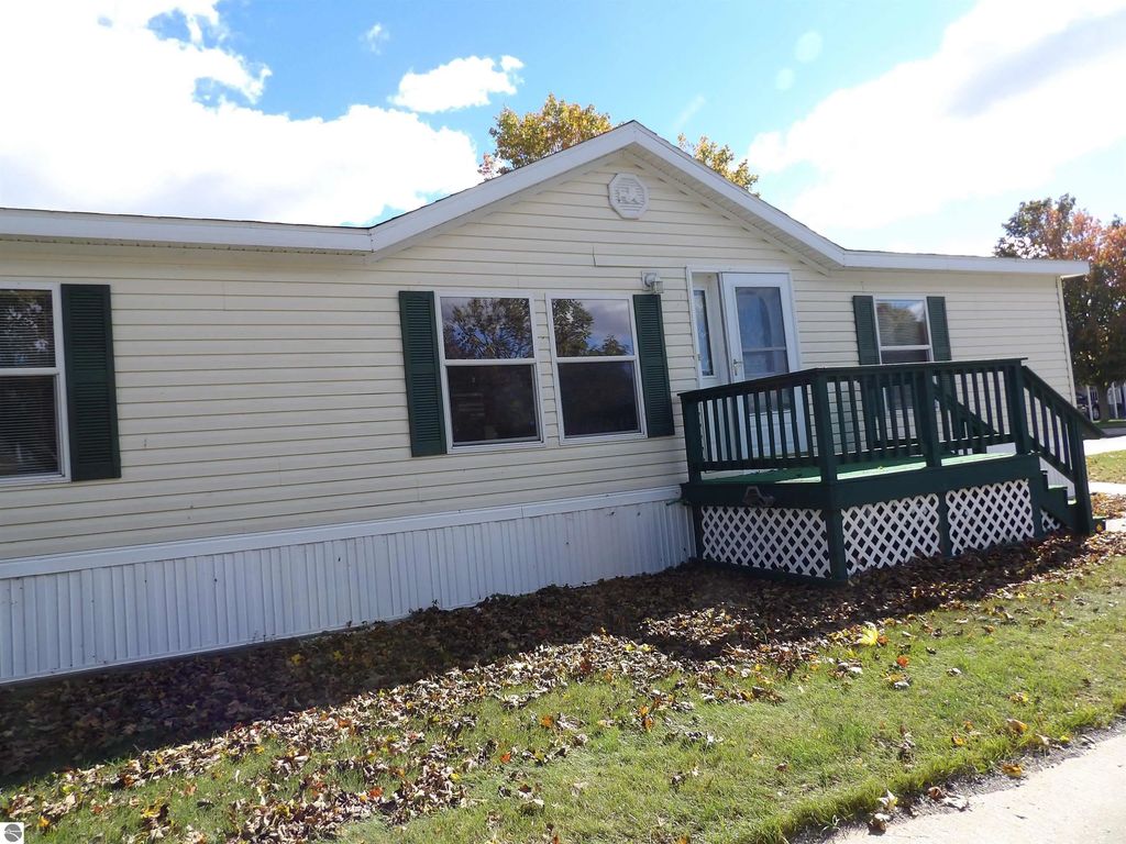398 Farm Lane, Cadillac