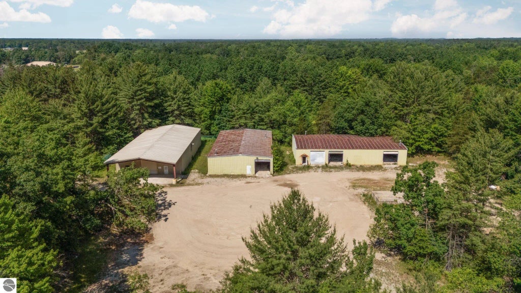 890 Island Lake Road, Kalkaska