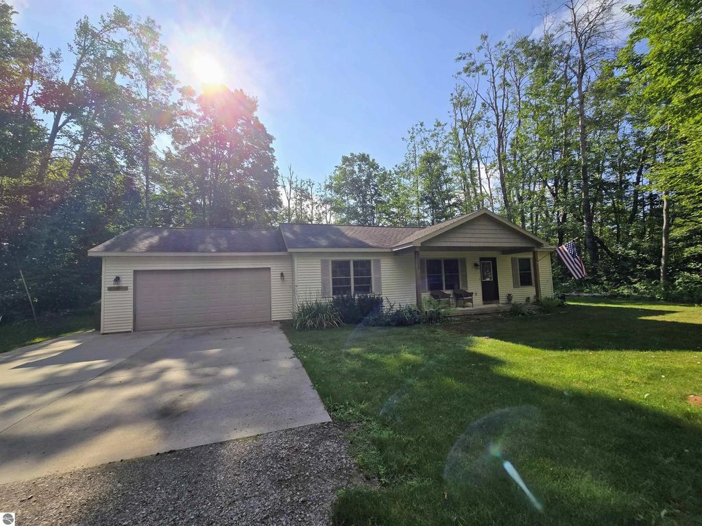 9966 Skytrails Circle, Mancelona