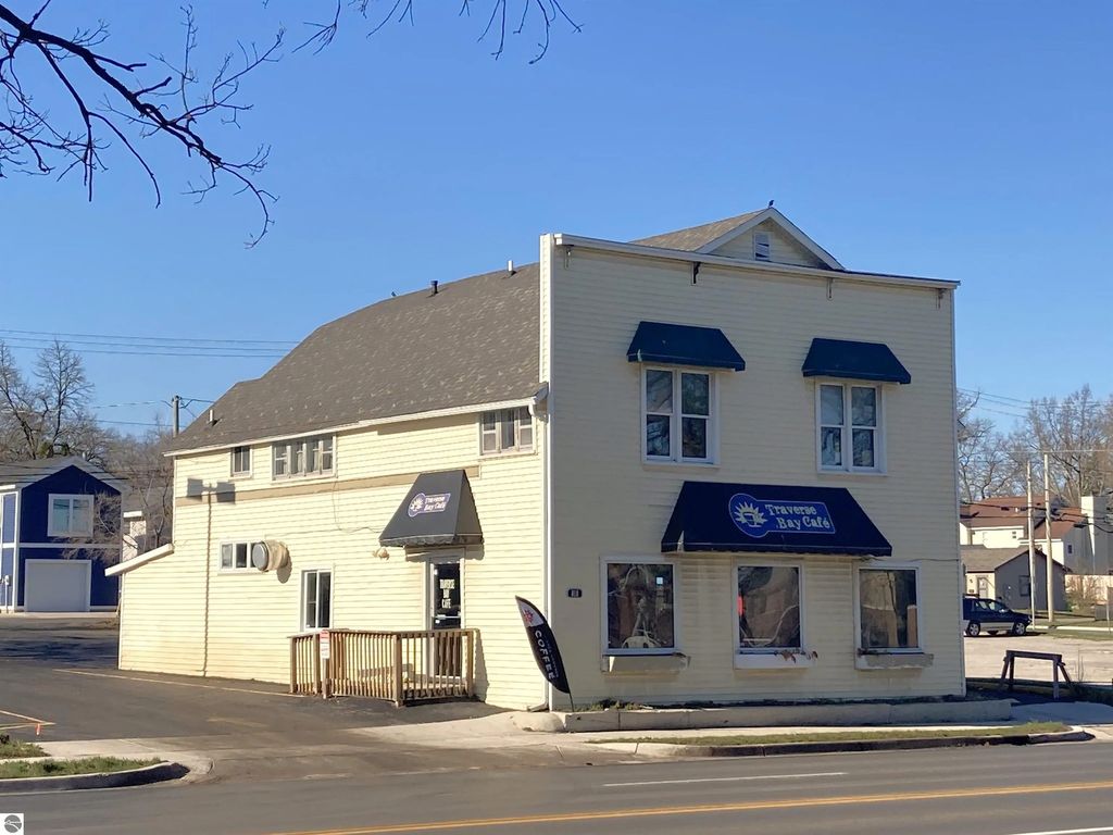 810 E Front Street, Traverse City