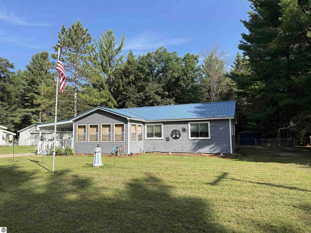 7418 Shoreward Trail, South Branch