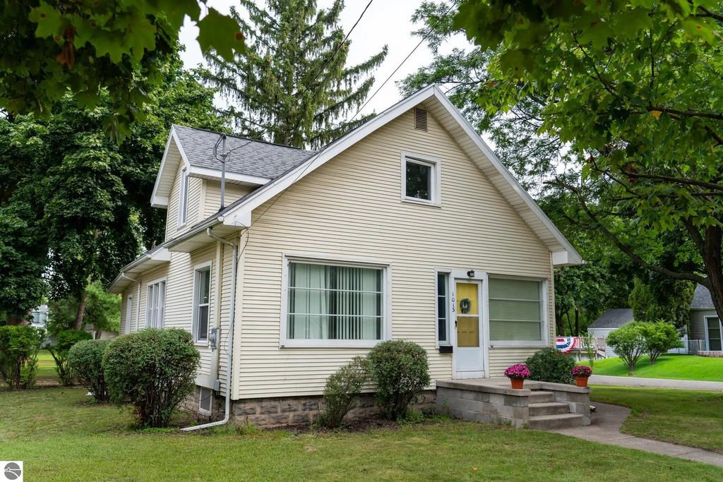 1015 &  1015 1/ E High Street, Mt Pleasant
