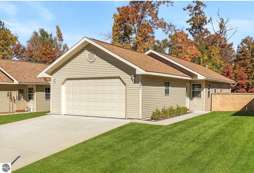 9842 Deer Track Court, Interlochen