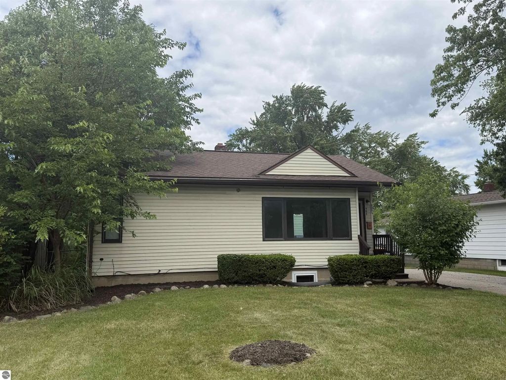 905 E High, Mt Pleasant