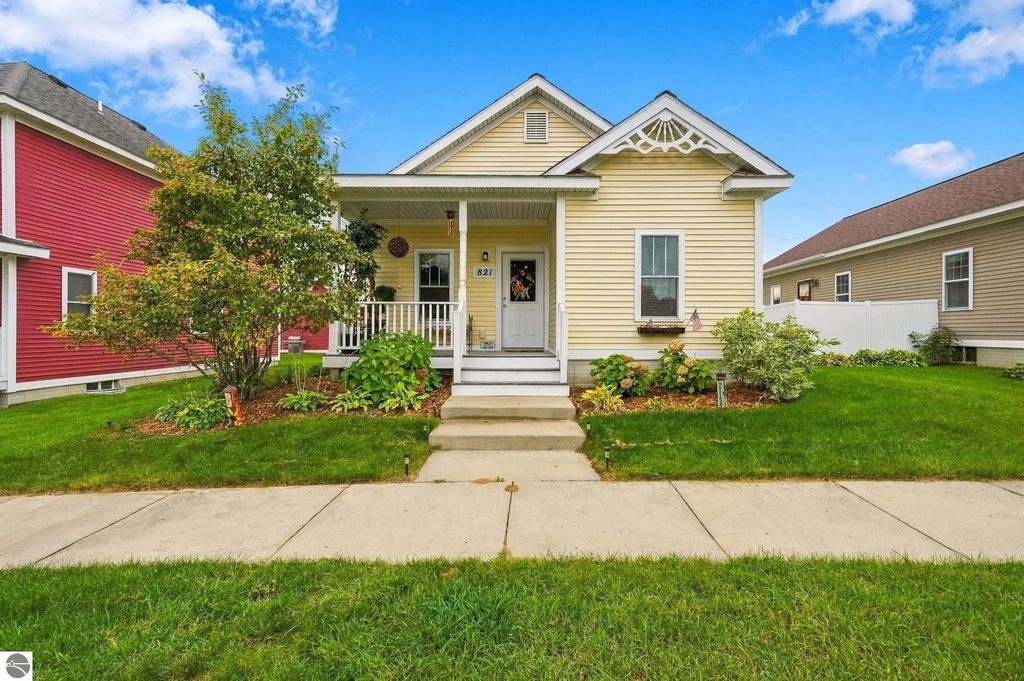 821 Traditions Drive, Traverse City