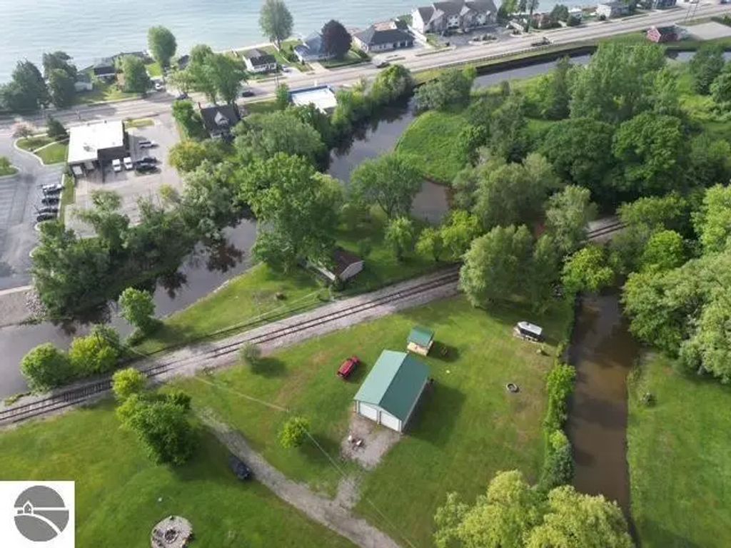 429 Hamilton Road, Tawas City