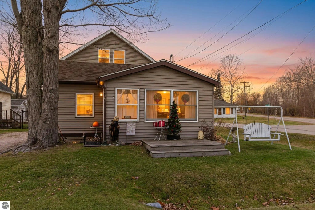 1107 Shoreline Drive, Houghton Lake