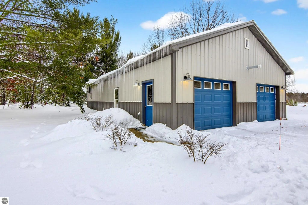 11775 Country Acres Drive, Interlochen