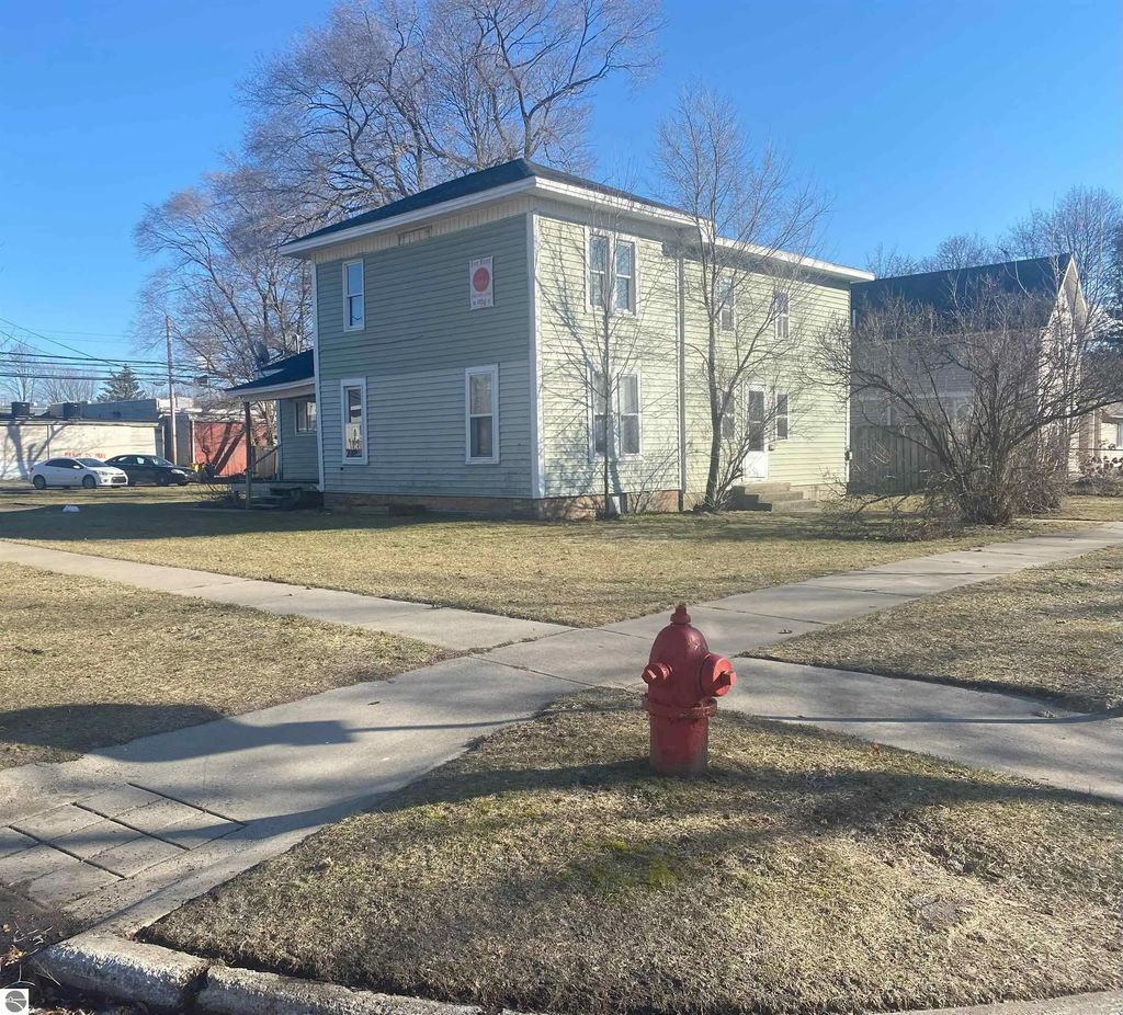 322 N Arnold 2, Mt Pleasant
