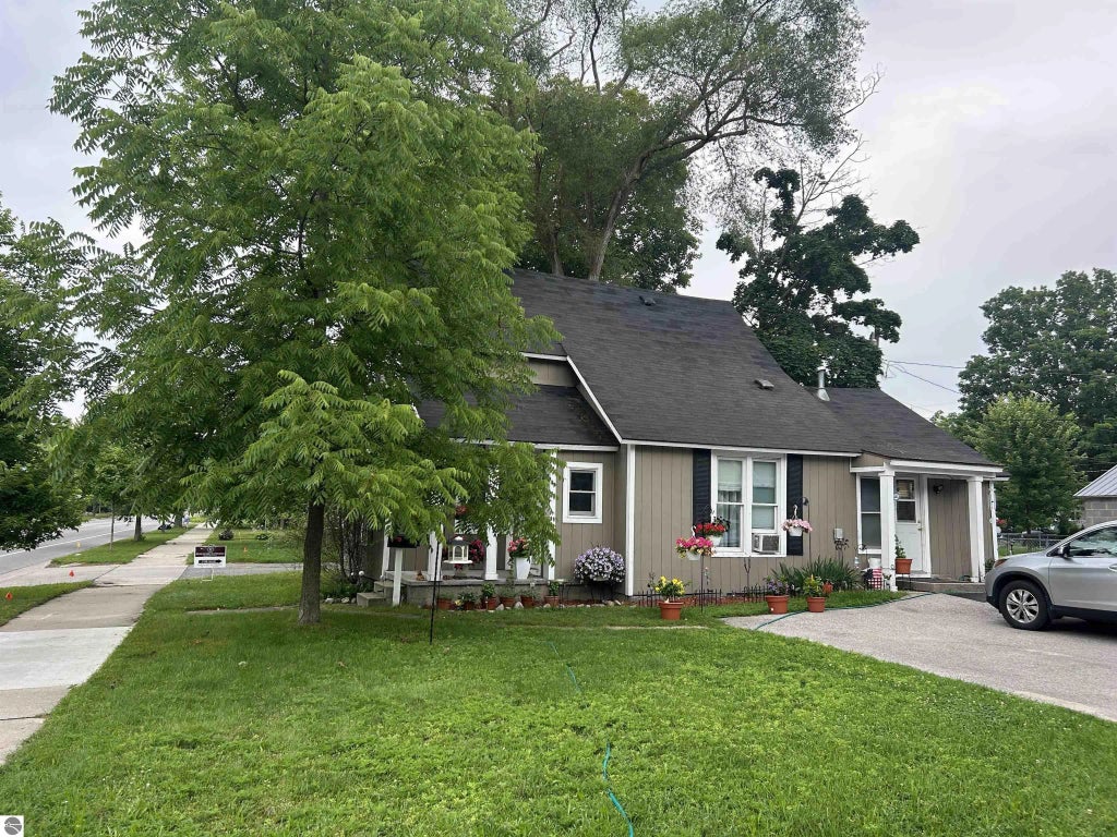 812 E Eighth, Traverse City