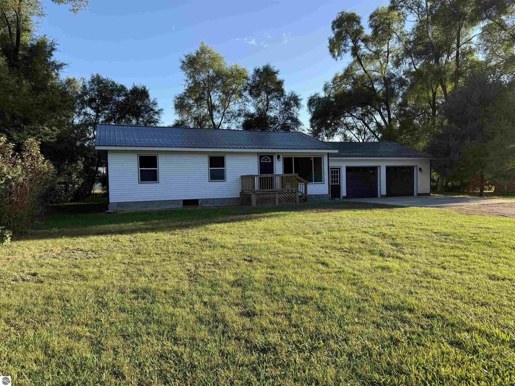 3927 W Tyler Road, Alma