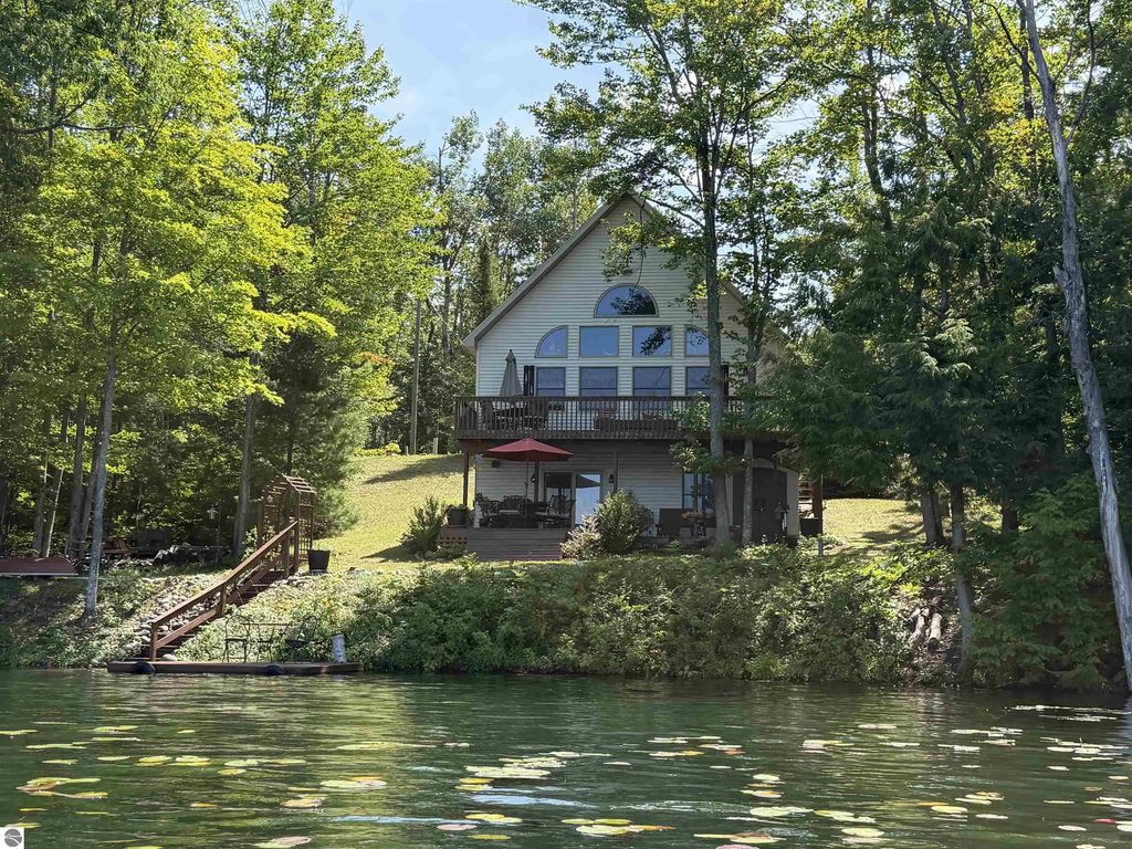 7220 Leelanau, Gaylord