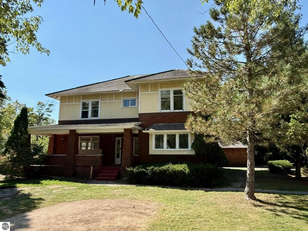 513 E Cass Street, Cadillac