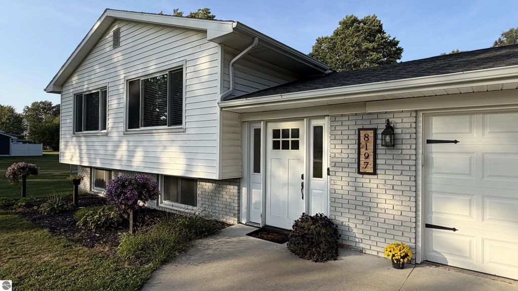 8197 S Federal Road, Shepherd