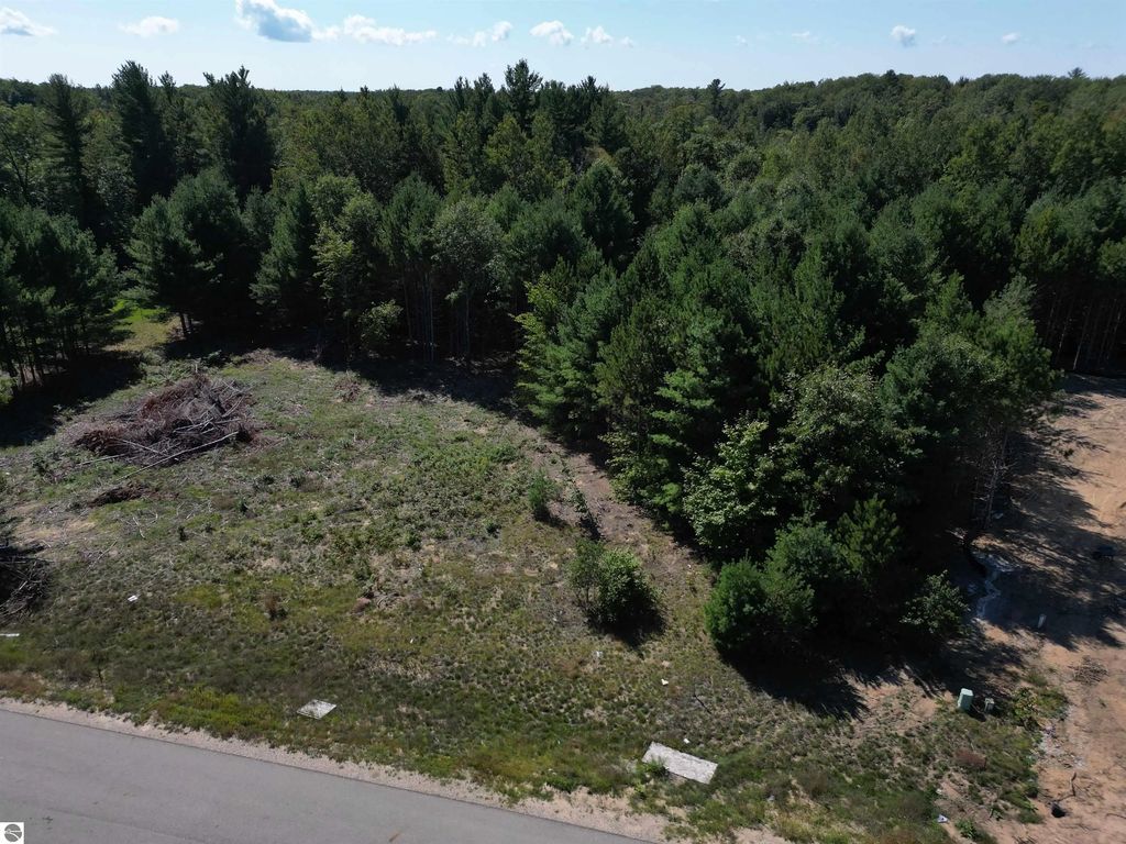6459 Jeffrey Place, Grawn