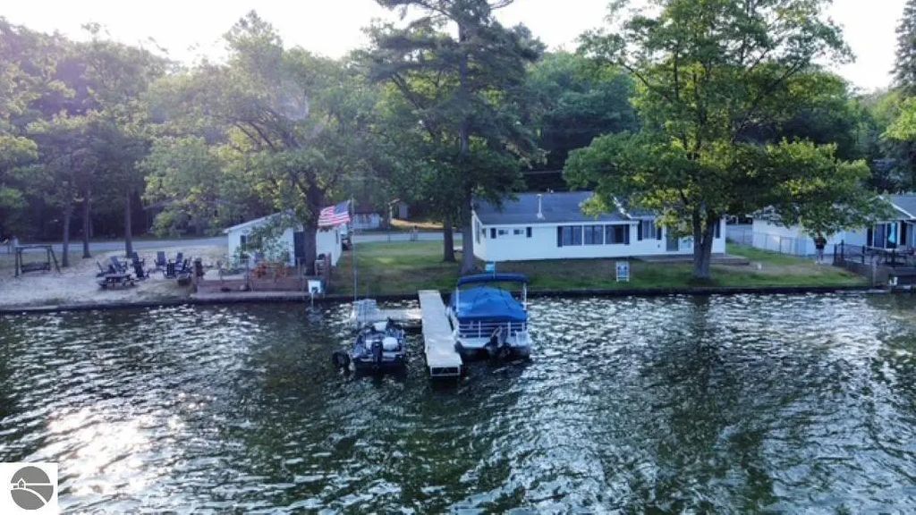 4432 E Cedar Lake Drive, Greenbush