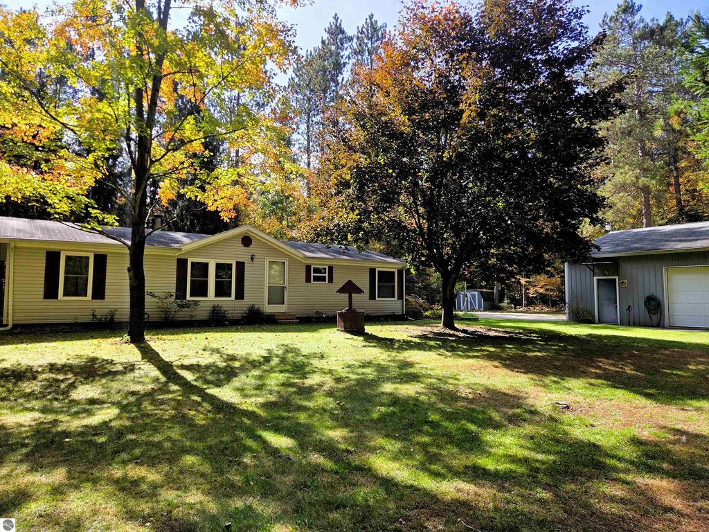 1990 Winegars Road, Gladwin