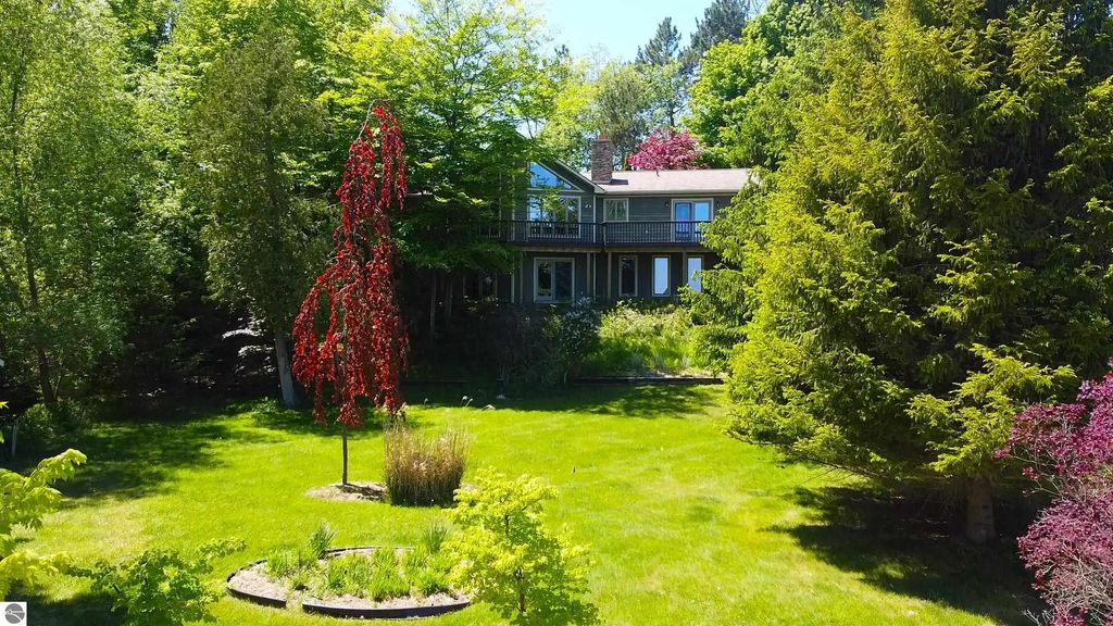 2337 Nw Torch Lake Drive, Kewadin