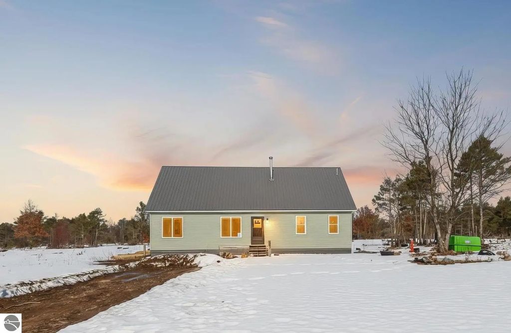 13501 Pioneer, Leroy