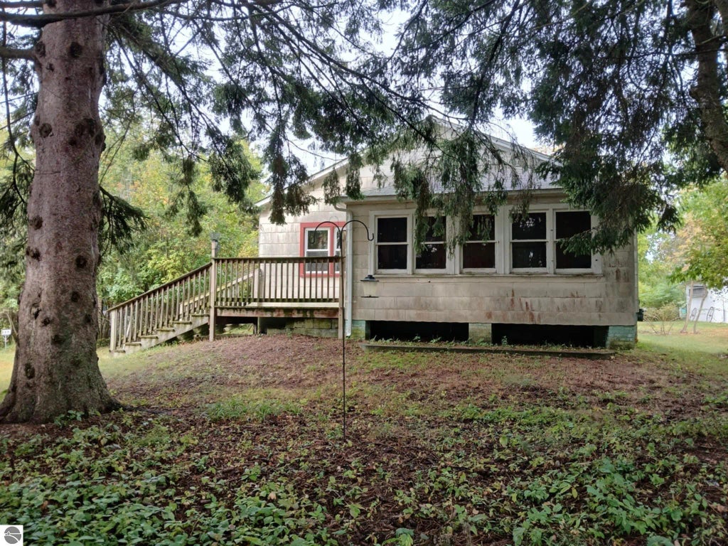 518 9th Avenue, Tawas City