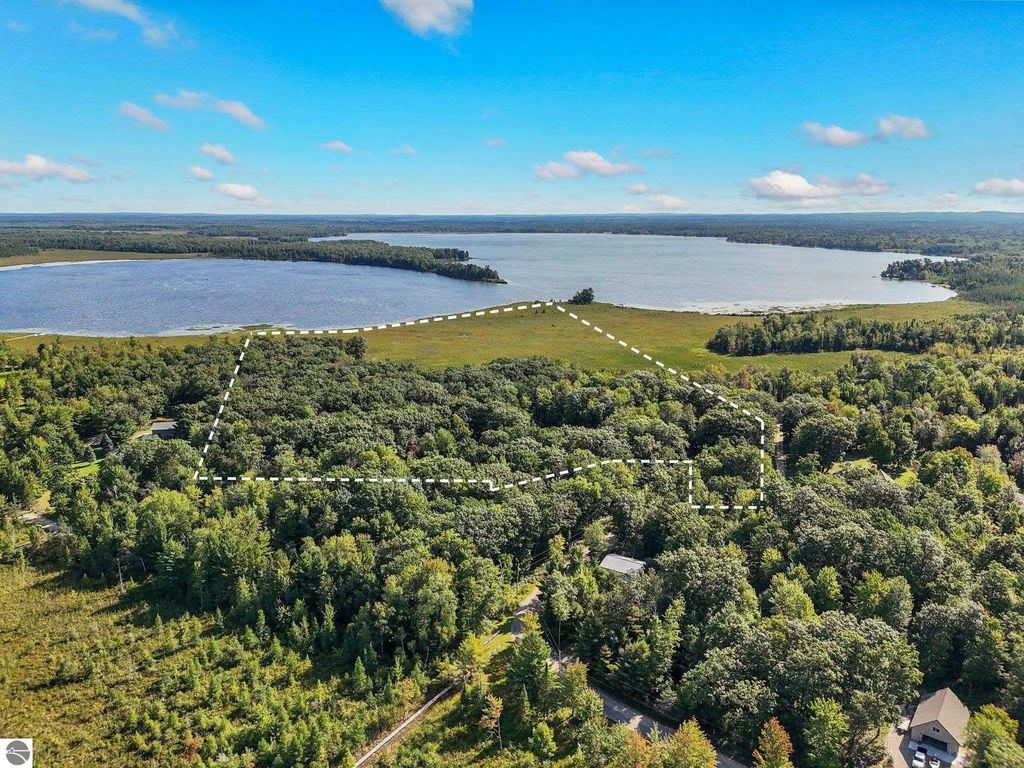 7001 Jasmin Drive, St Helen