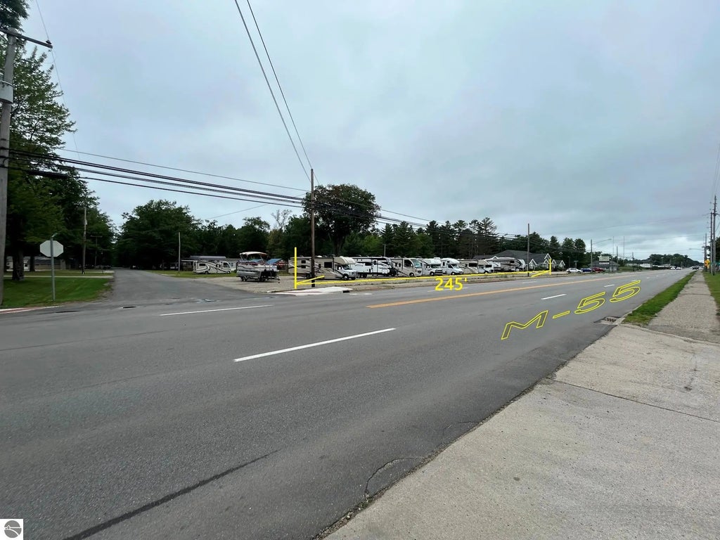 104 Burrill Drive, Houghton Lake