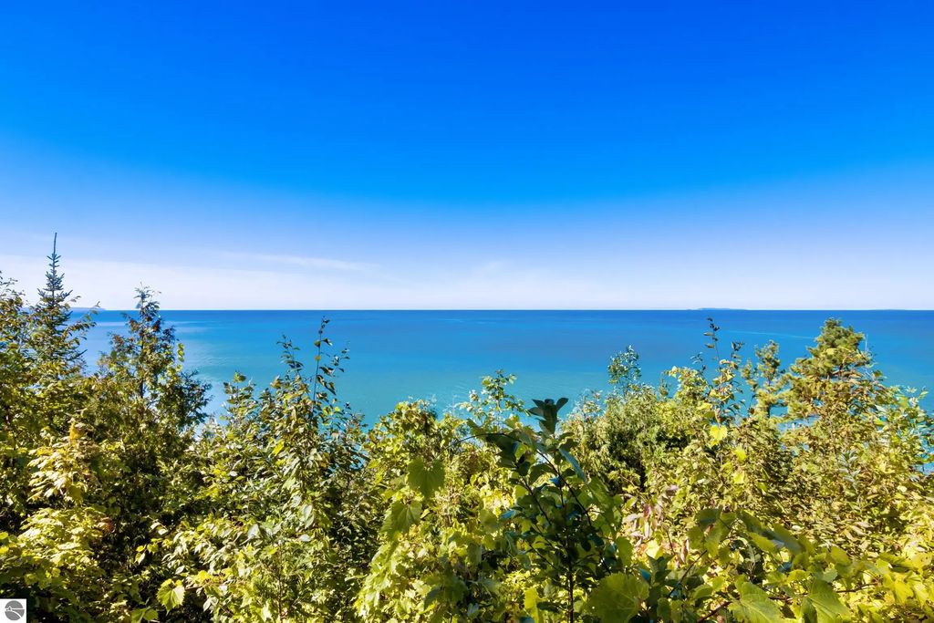 12281 N Island View Drive, Northport