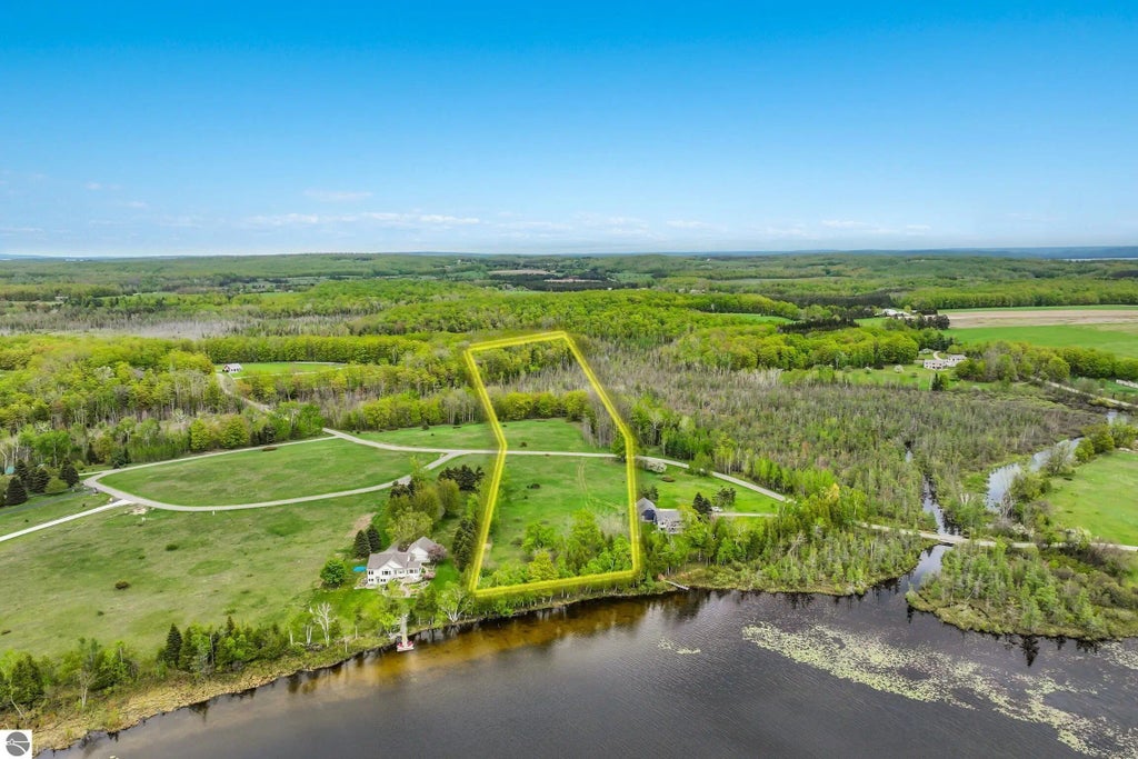 7777 Mulberry Lane, Charlevoix