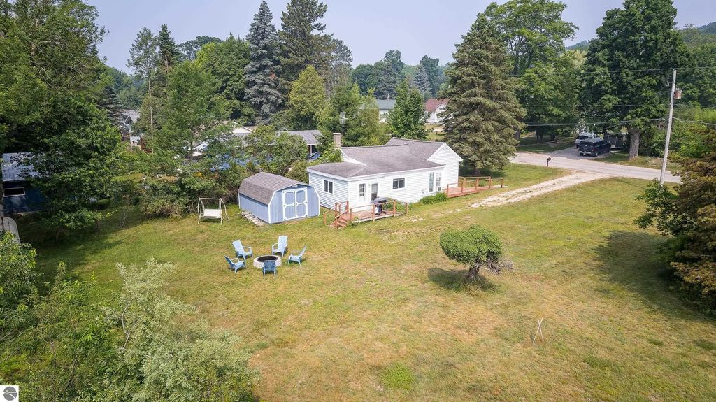 932 Elm Street, Frankfort
