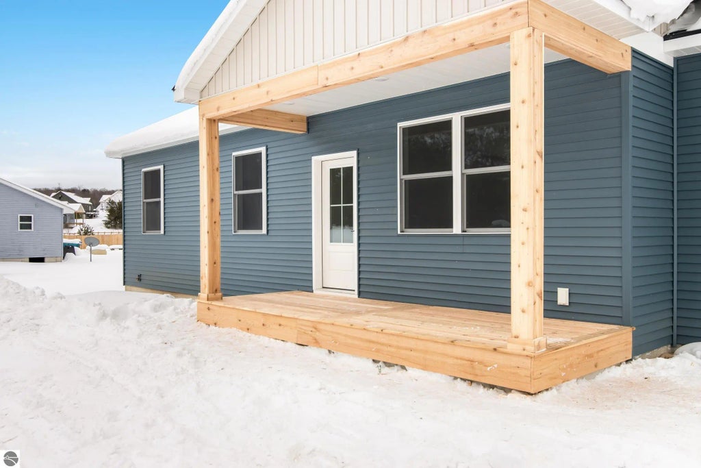 8528 S Olivia Drive, Maple City