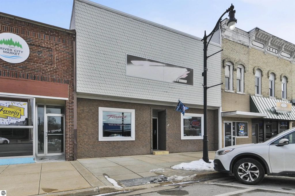 120 N Main Street, Evart