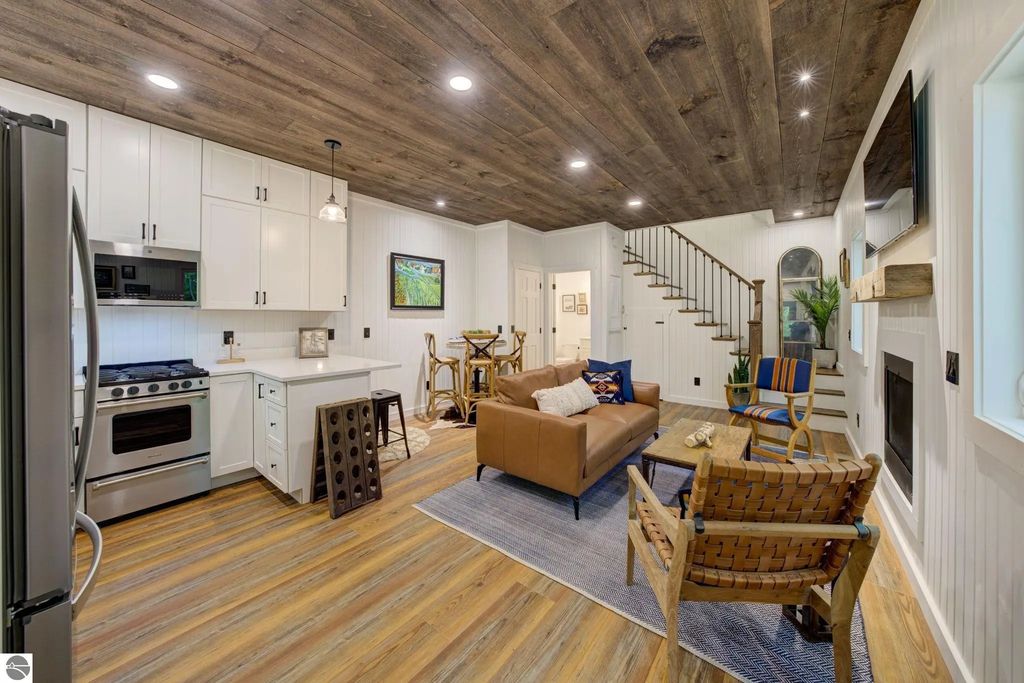1549 State Street, Grawn