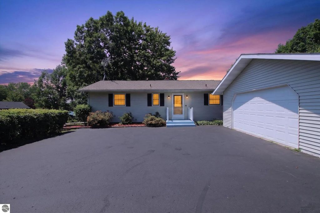 1132 Clubhouse Drive, Lake Isabella