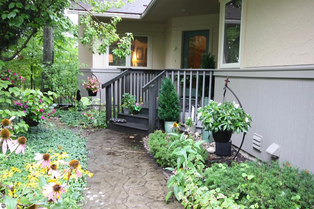 12055 S Woodwinds Circle Unit #20, Traverse City