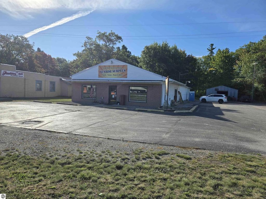 1784 N Us-23, East Tawas