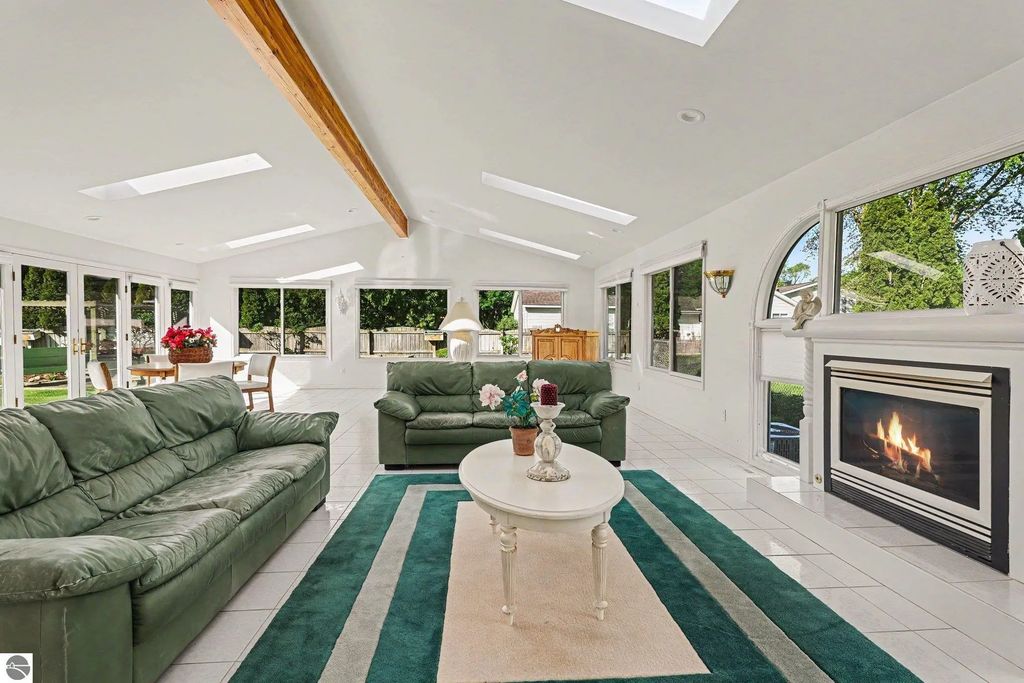 1210 Glenwood Drive, Mt Pleasant